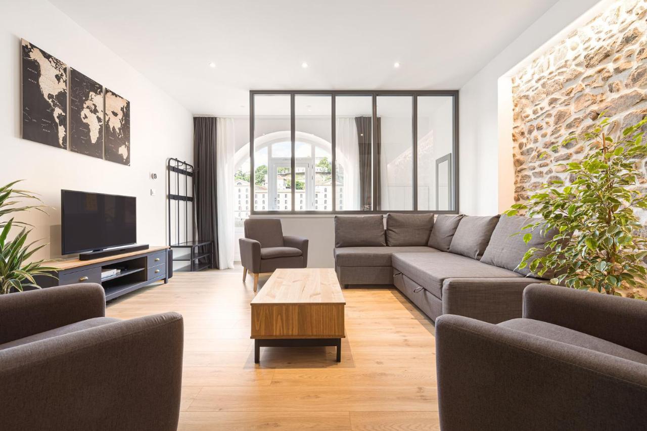 Design Et Charme, 100M2 Face A La Saone Apartment Lyon Bagian luar foto